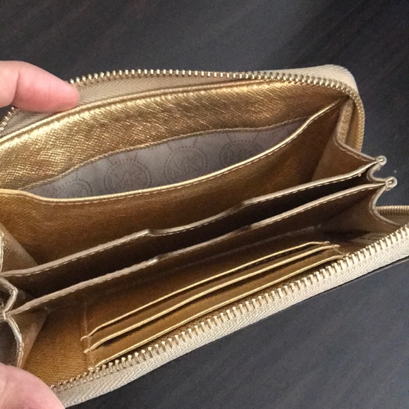 MK Wristlet Wallet Phone Holder - Picture 7 of 8